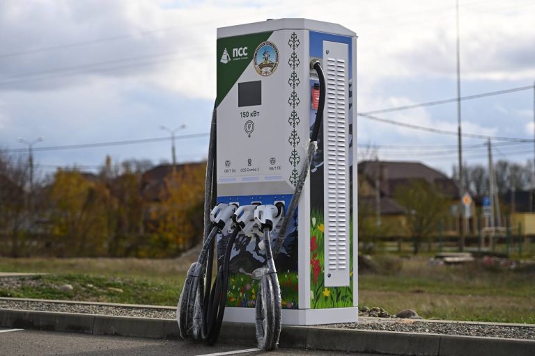 Adıge Cumhuriyeti’nde elektrikli araçlar için şarj istasyonları kuruluyor