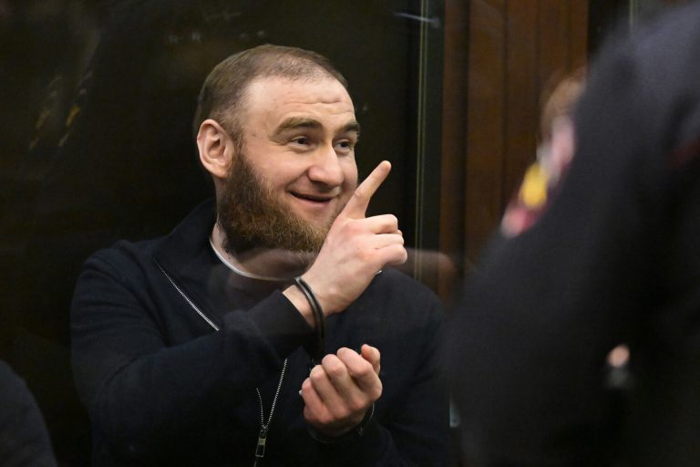 Karaçay-Çerkesya’dan eski senatör Rauf Araşukov, rüşvet verme davasında bir kez daha mahkum edildi