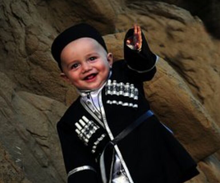 Adıgeysk’te çocuklar için en popüler isimler İslam ve Amina